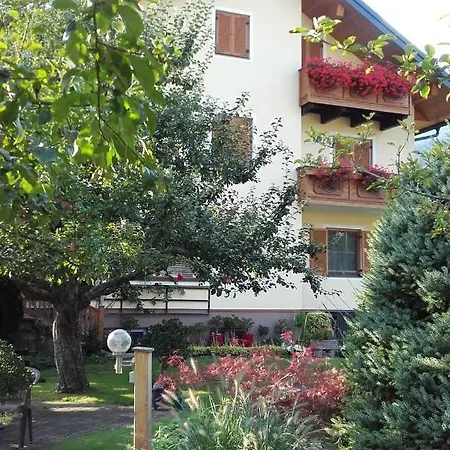 Family- Alpenblick Apartmán